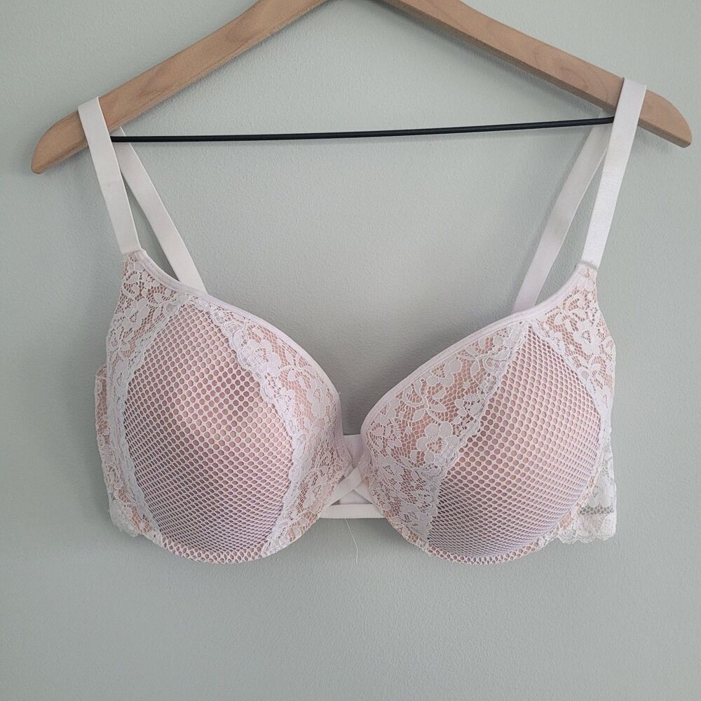 XOXO Womens Bra White Lace Padded Underwire Size 42D